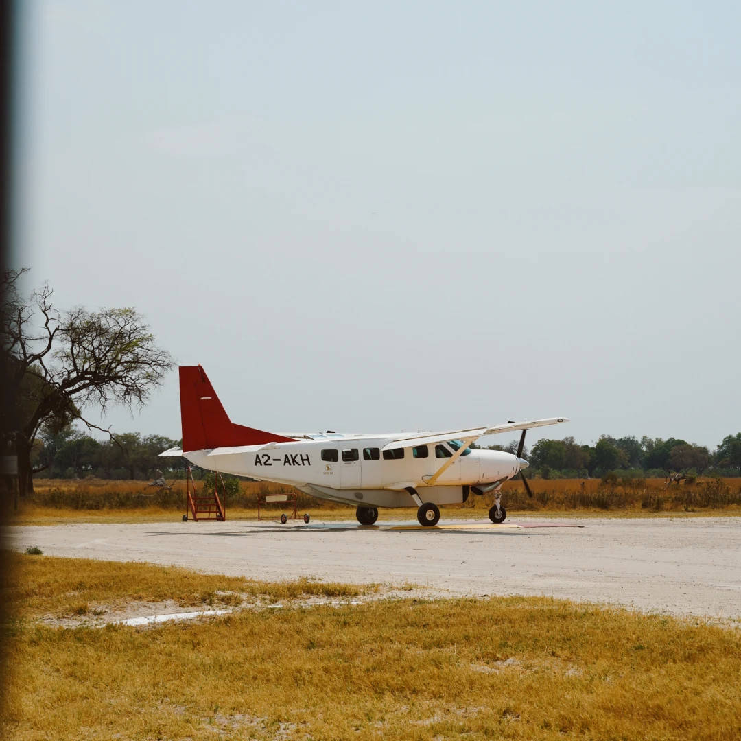Imagen de una avioneta en áfrica