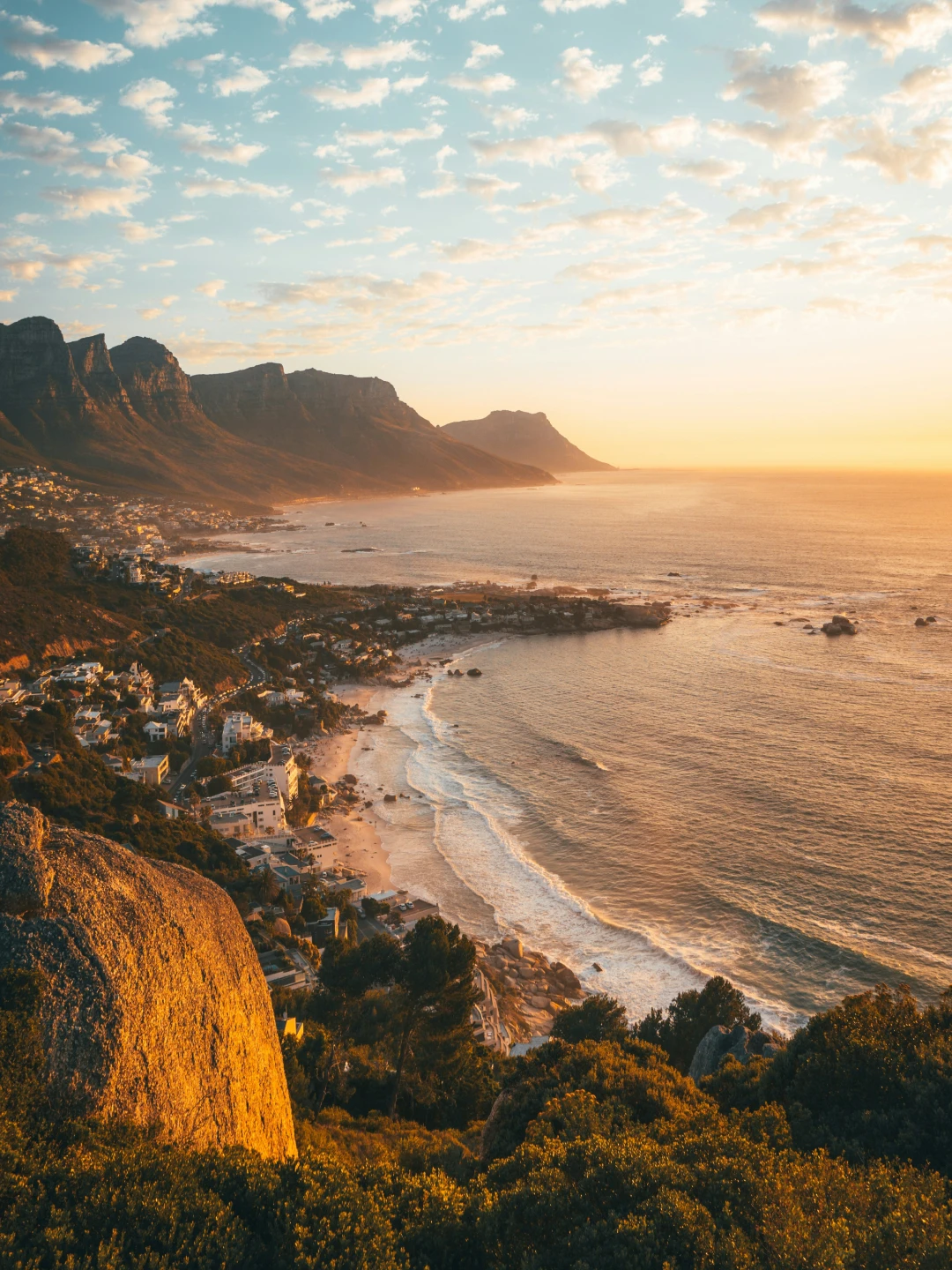 Imagen de la costa de áfrica al atardecer